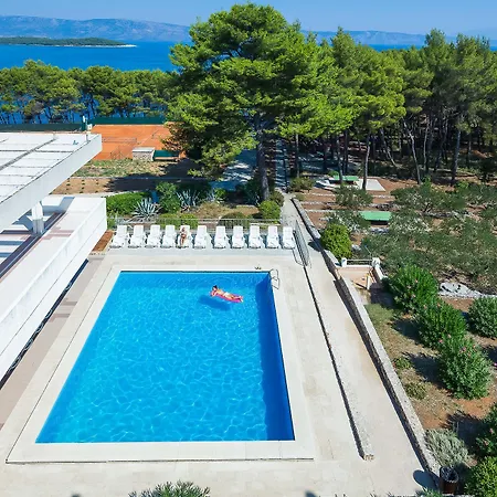 Hvar 3*